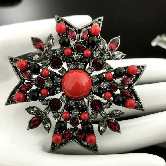 Joan Rivers Red & Black Rhinestones Maltese Cross Gunmetal Brooch Pin Large - Picture 7 of 9